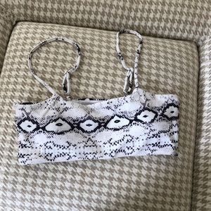 Bandeau bathing suit top with adjustable straps. S